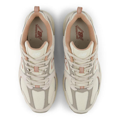 New Balance 530 Lobo de madera con Lino y Desprendimiento