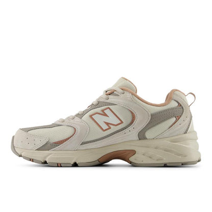 New Balance 530 Lobo de madera con Lino y Desprendimiento