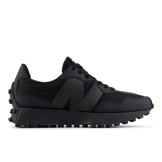 New Balance 327 negro de cuero con detalle en suela