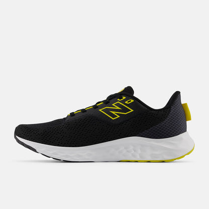 Calzado Deportivo New Balance Fresh Foam Arishi v4 negro y amarillo