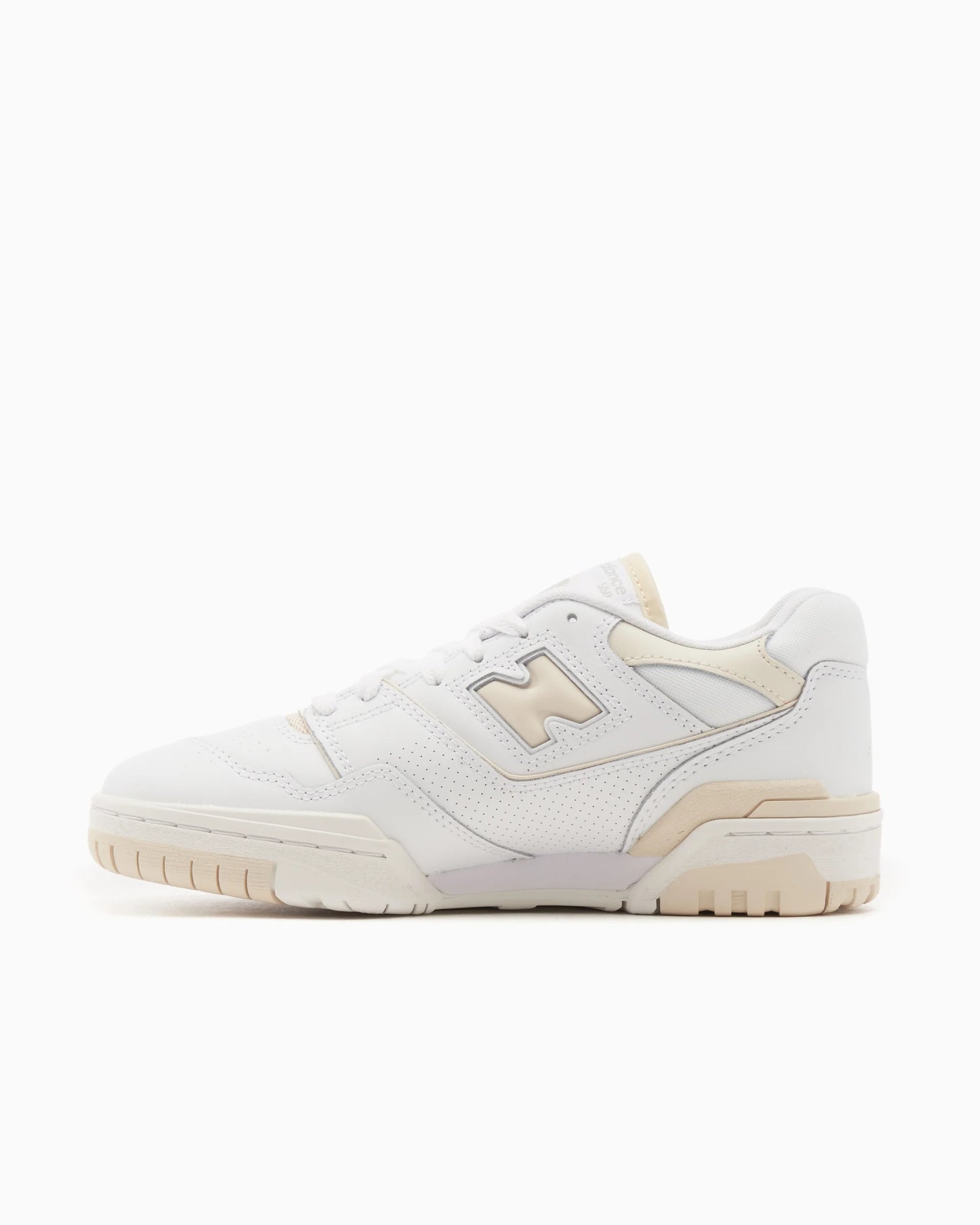 Calzado New Balance 550 blanco y beige
