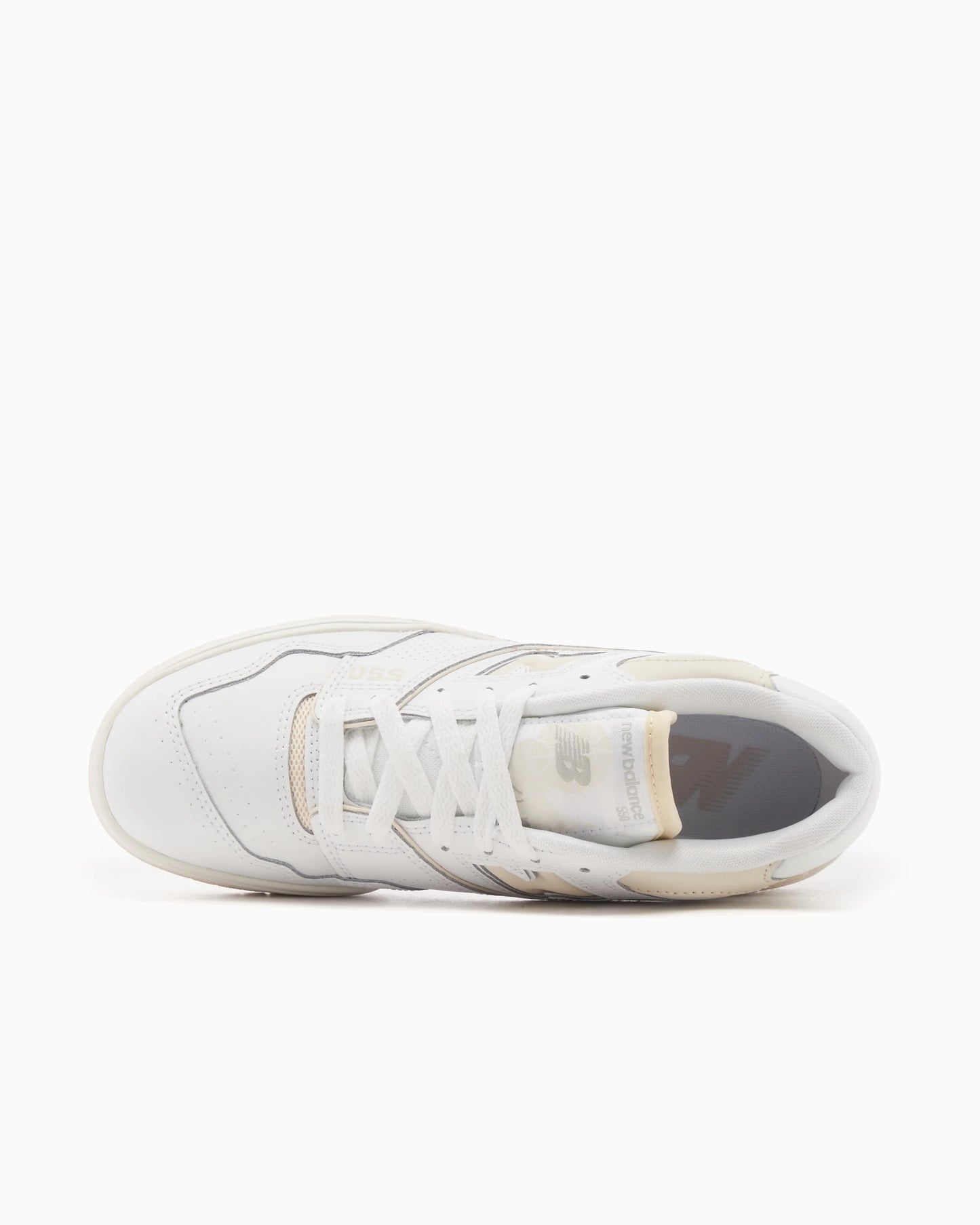 Calzado New Balance 550 blanco y beige