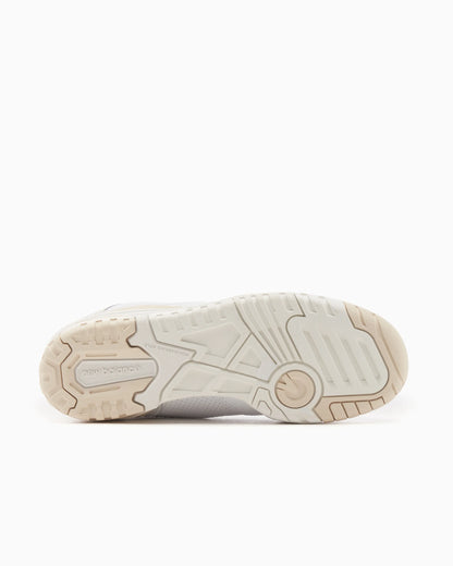 Calzado New Balance 550 blanco y beige