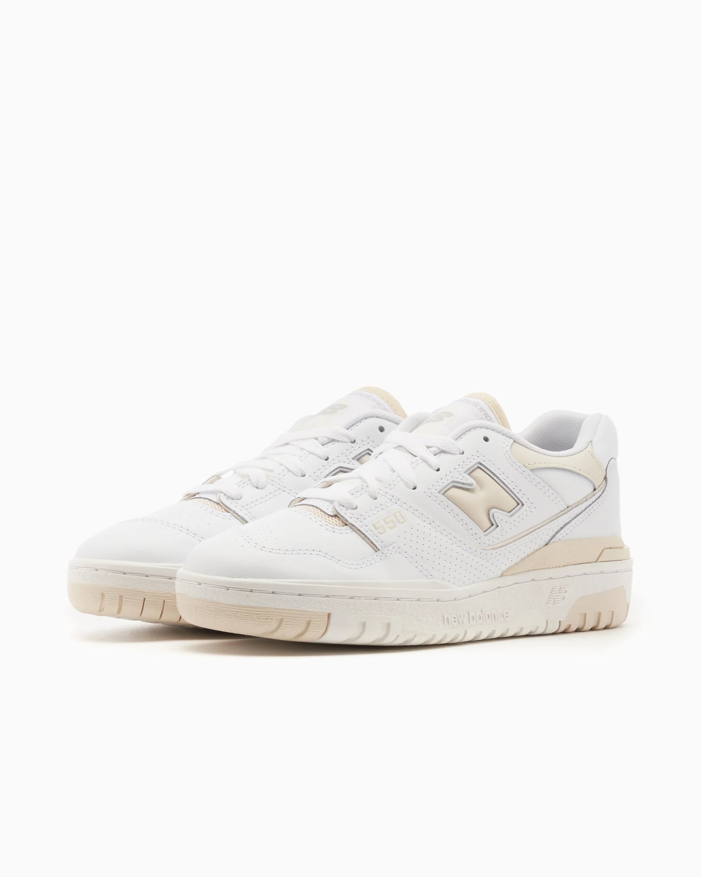 Calzado New Balance 550 blanco y beige